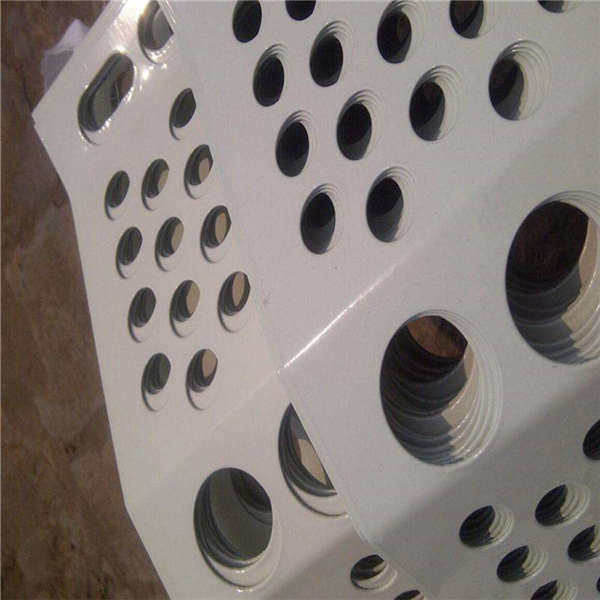 金屬擋風(fēng)板 防風(fēng)抑塵板安裝 白灰色抗風(fēng)墻類(lèi)型定制