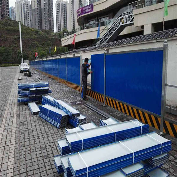 泓宸輝*彩鋼圍擋 工地臨時小草鐵皮護(hù)欄 pvc夾芯板圍墻工地